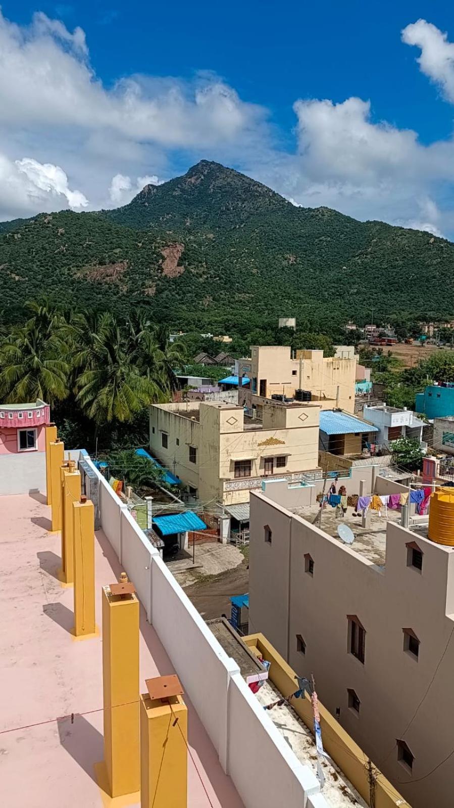Sathya Guest House Tiruvannāmalai Exterior photo